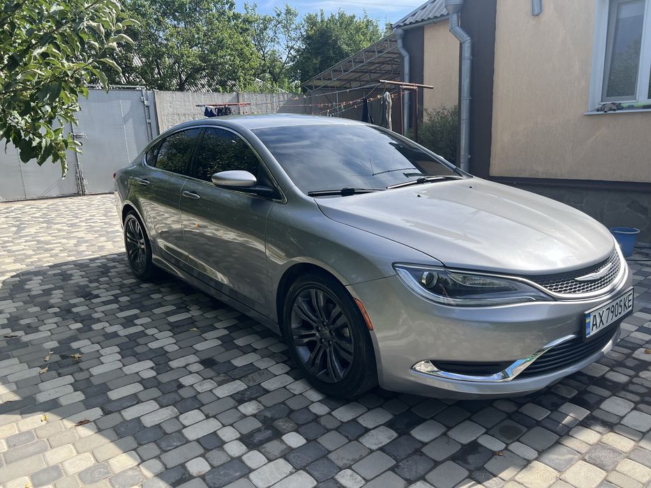 Продам крайслер 200