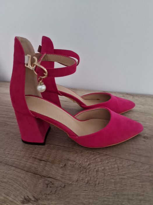 Buty na obcasie,fuksja.