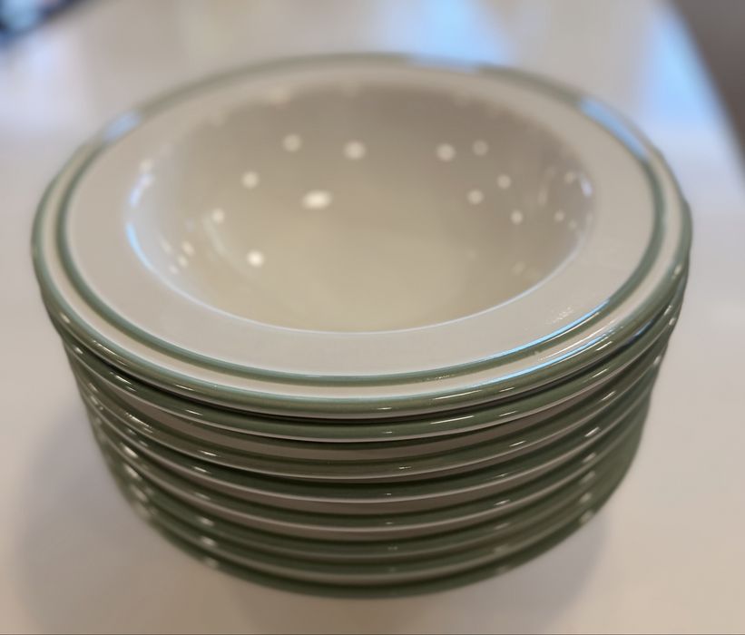 Conjunto 8 Pratos Fundos / Taças IKEA — Como Novos (Linha Verde)