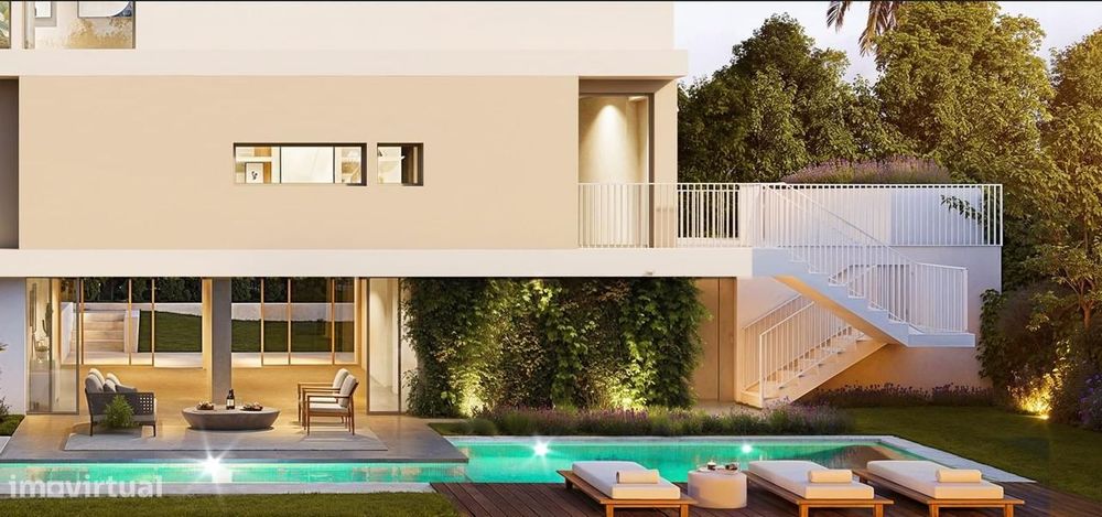 Moradia T4 + 1 com piscina, Oeiras