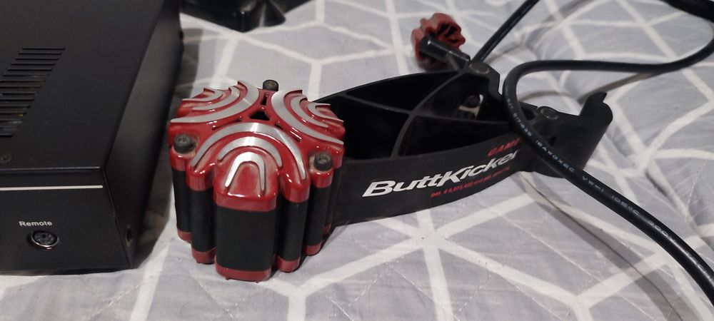 Buttkicker Gamer em muito bom estado