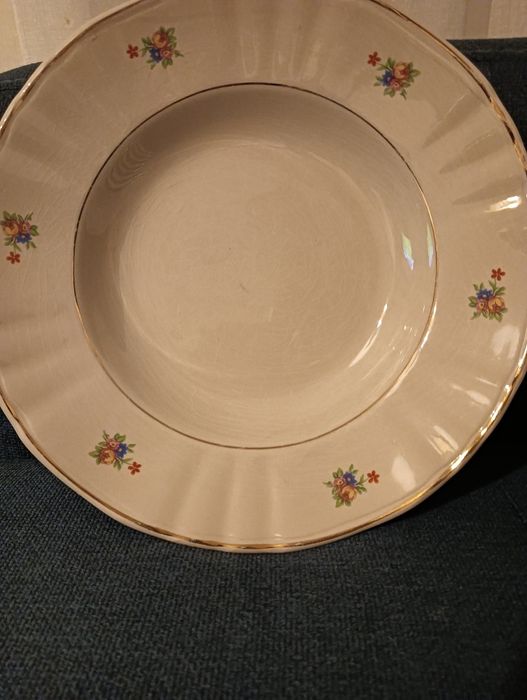 Conjunto de cerâmica /  loiça: 9 pratos antigos Vintage*