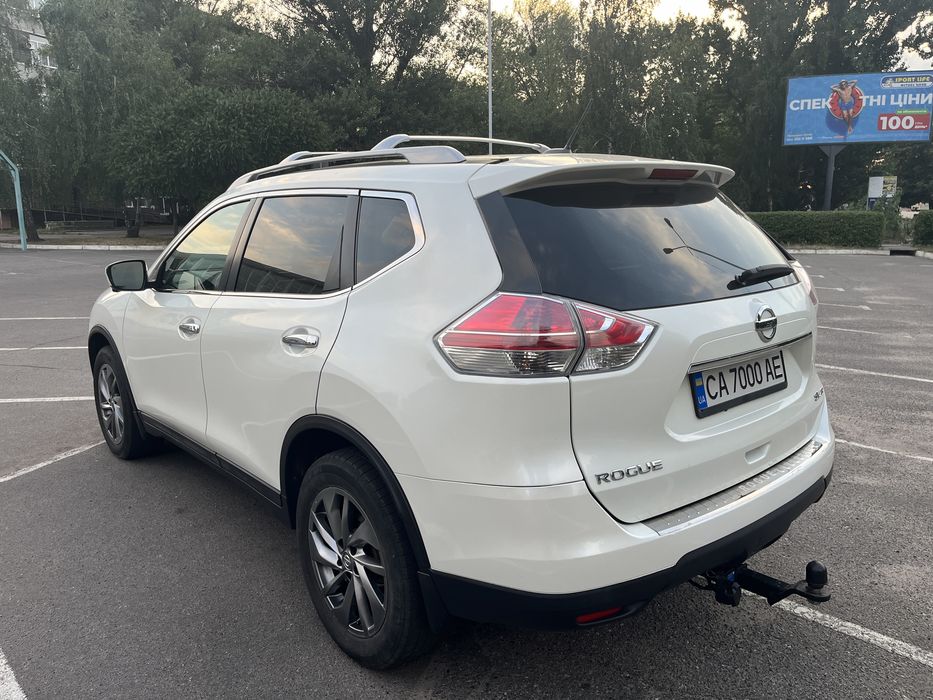 NISSAN ROGUE в максимальній комплектаціі