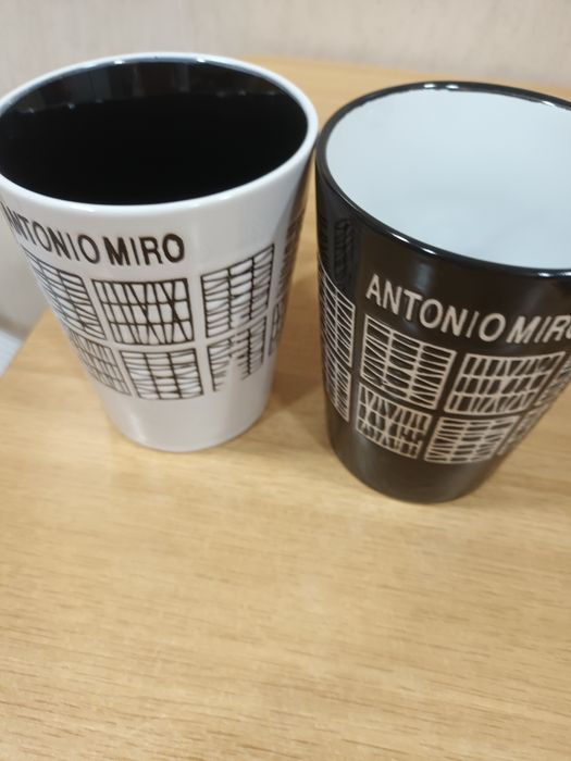 Três chávenas do António Miro.