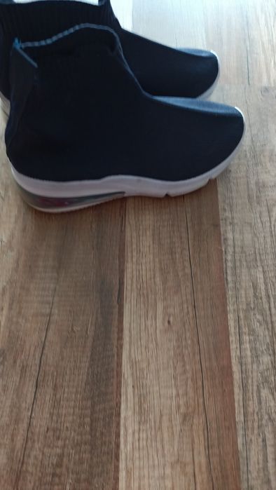 Buty sportowe 36 (czyszczenie szafy)
