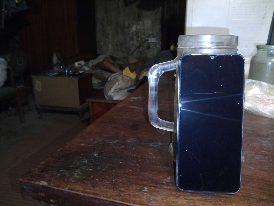 Продам сенсорный телефон самсунг