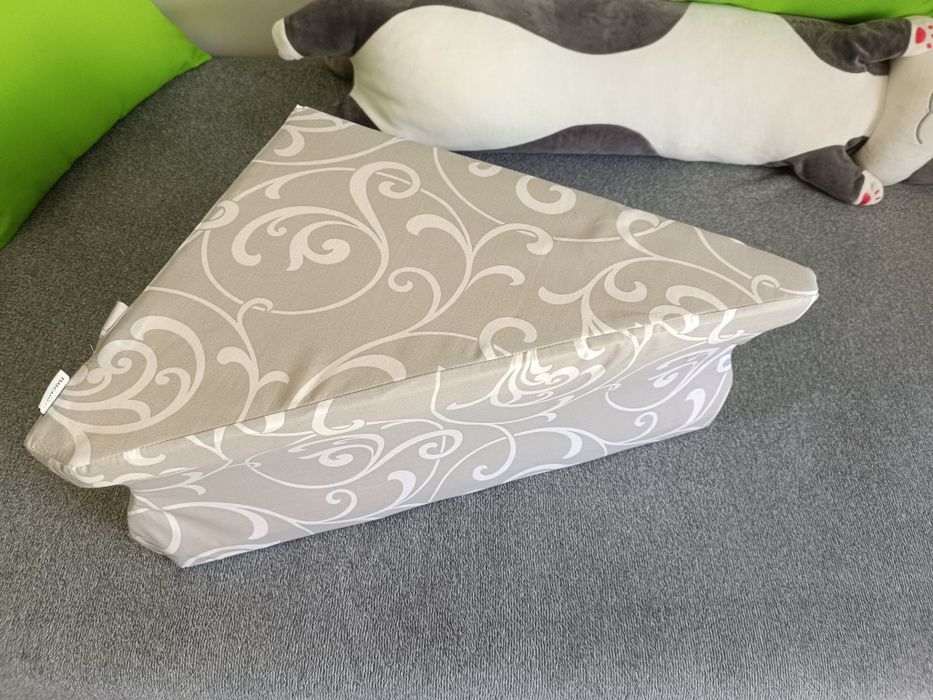 Klin pod rękę po mastektomii z wgłębieniem rozm. średni