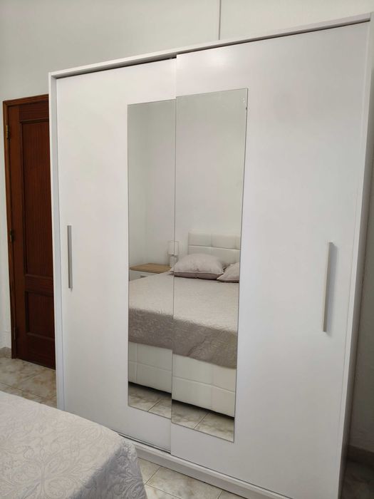 Mobiliário quarto (Cama e/ou Roupeiro)