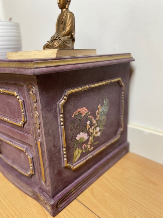 Mesinha de cabeceira