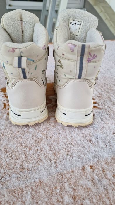 Чобітки, зимове взуття для дівчинки