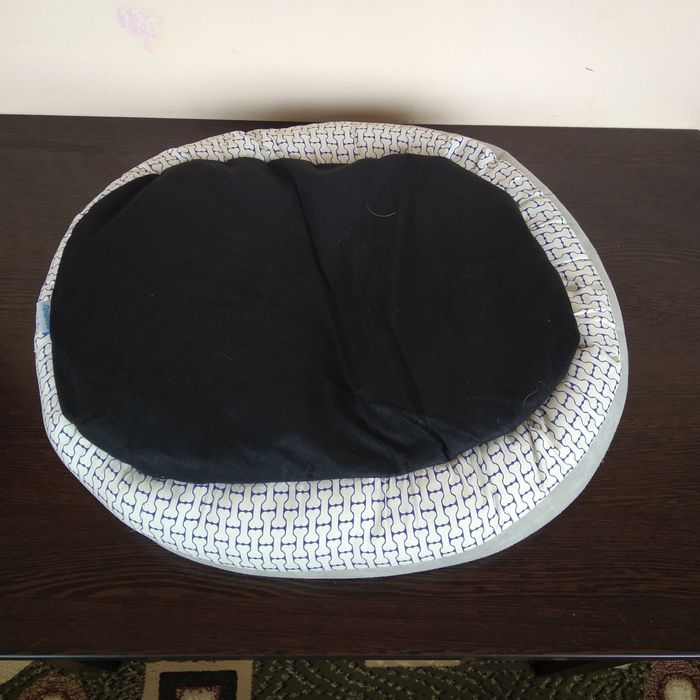 Лежанка для котика,чи маленького собаки.