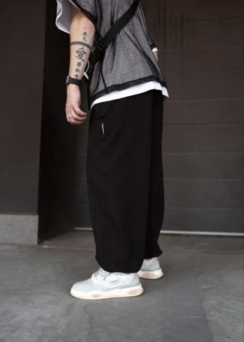 Спортивные штаны оверсайз черные