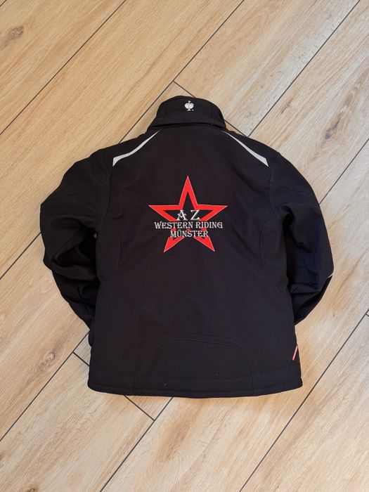 czarna kurtka softshell marki Engelbert Strauss z serii e.s.motion 2020