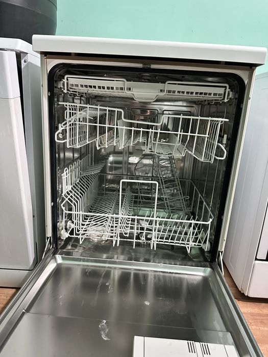Посудомийна машина Miele