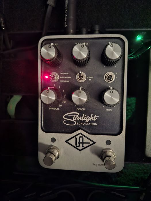 Pedal UAFX Starlight Echo Station