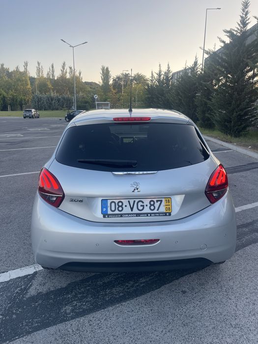 Peugeot 208 1.2 PureTech Signature — photo 3