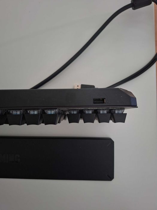 Teclado Mecânico Asus TUF Gaming K3 RGB