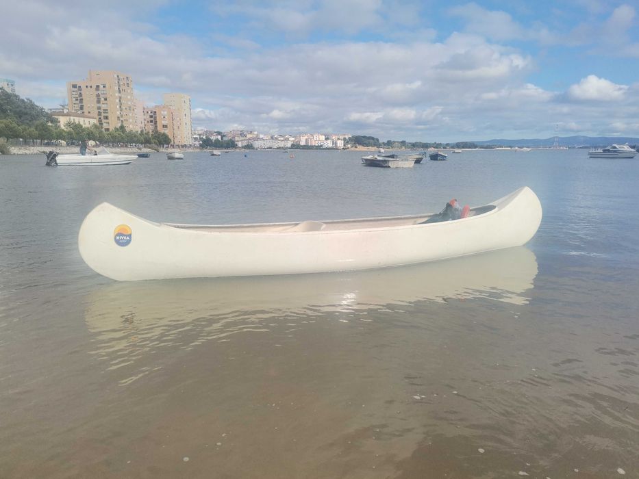 Canoa fibra dos anos 90 2 lugares com 4,90m