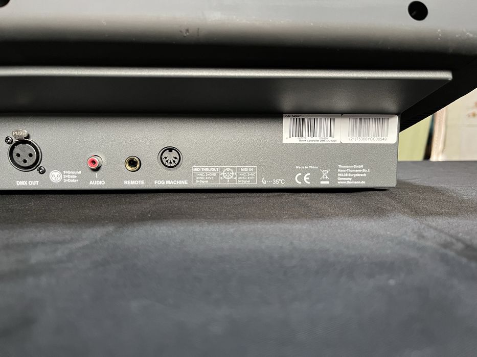 Mesa Botex, controladora Numark e mesa Behringer