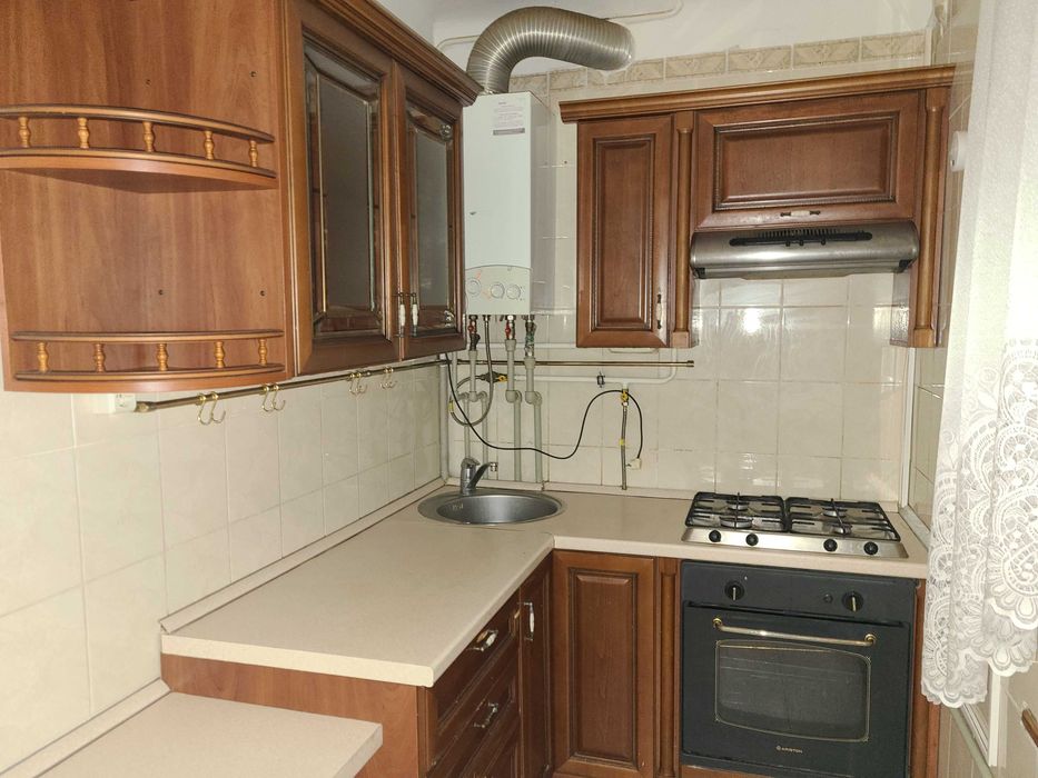 Центр, вул. Котляревського, р-н 10 ліцею, АО, площ. 71 м2 за $70 000