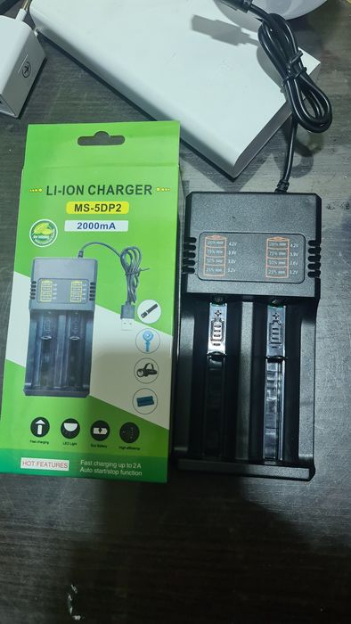 Зарядное для аккумуляторов 18650 на два акб с индикацией