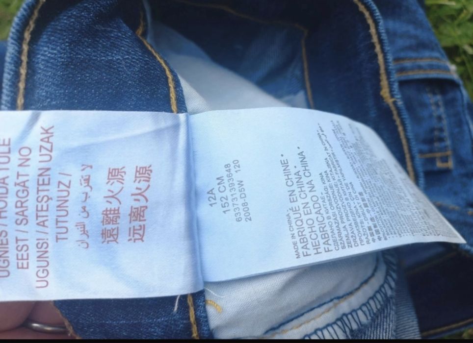 Jeansowe spodnie levis