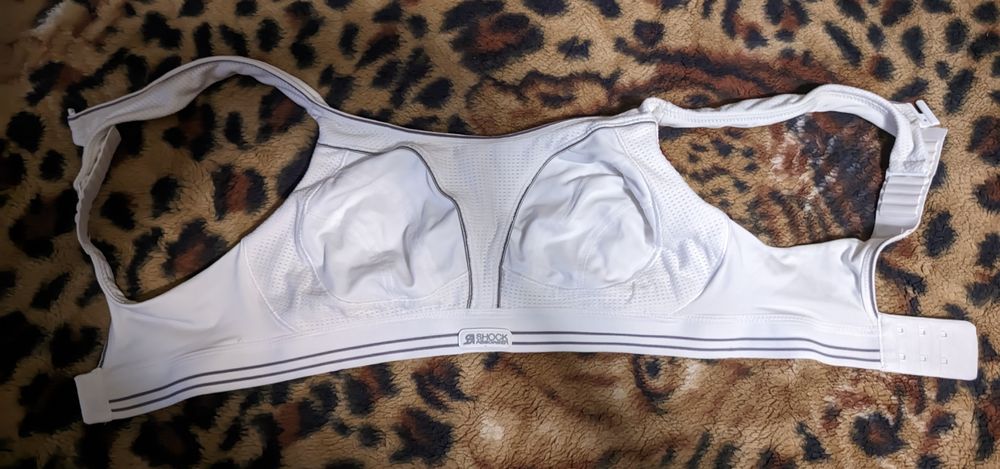 Продам спортивний топ Shock absorber