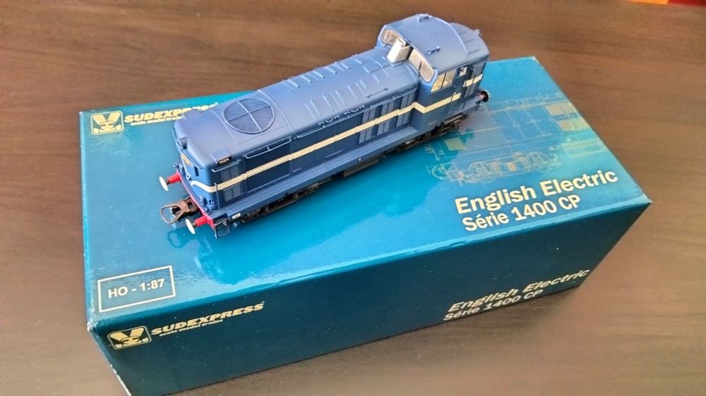 Locomotiva CP 1424 H0