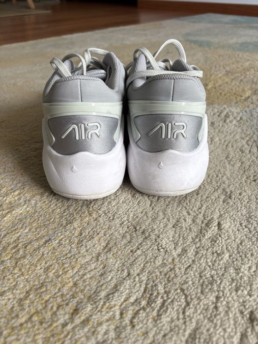 Tenis nike 42 como novos.