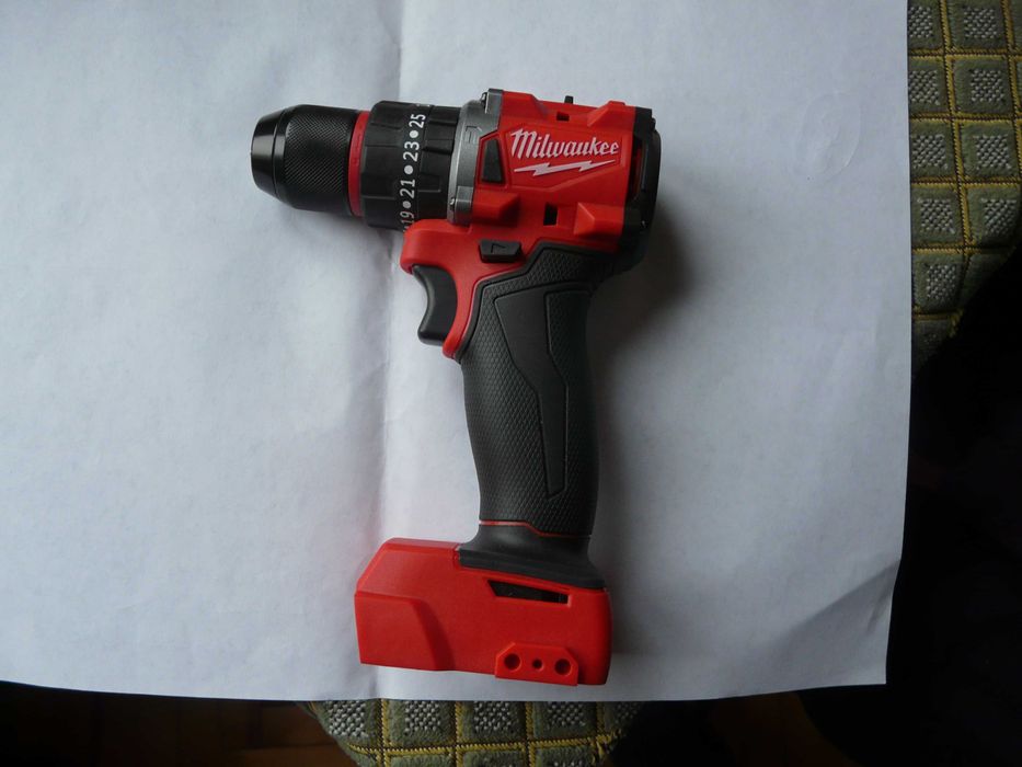Шуроповерт Milwaukee M18