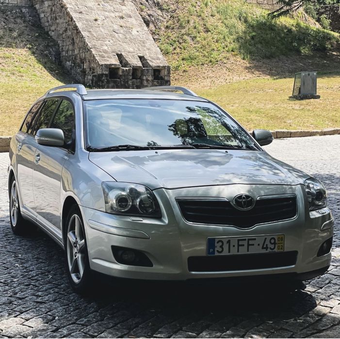 Toyota avensis excelente estado