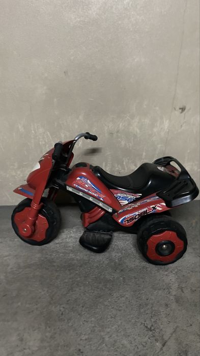 Mota Elétrica Criança Injusa 6V c/ Carregador e Caixa Original
