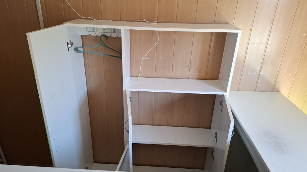 Шафа в кімнату,перукарні