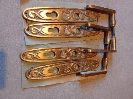 Klamki mosiężne z szyldami. Nowe.