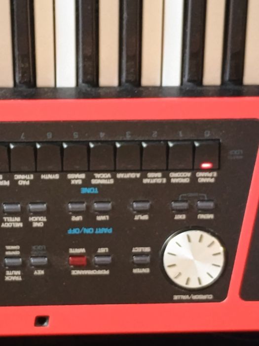 Keyboard Roland bk5