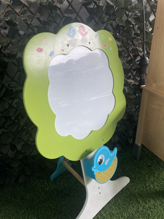 Quadro de criança para desenhos e pinturas