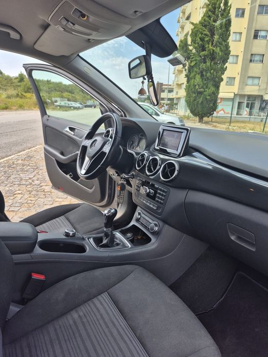 Mercedes B200 2012