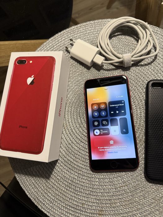 Iphone 8 + plus czerwony red