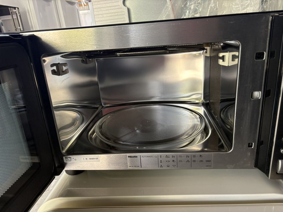 Мікрохвильова піч, микроволновка Miele M 625-1 EG з грилем  ( А180407 )