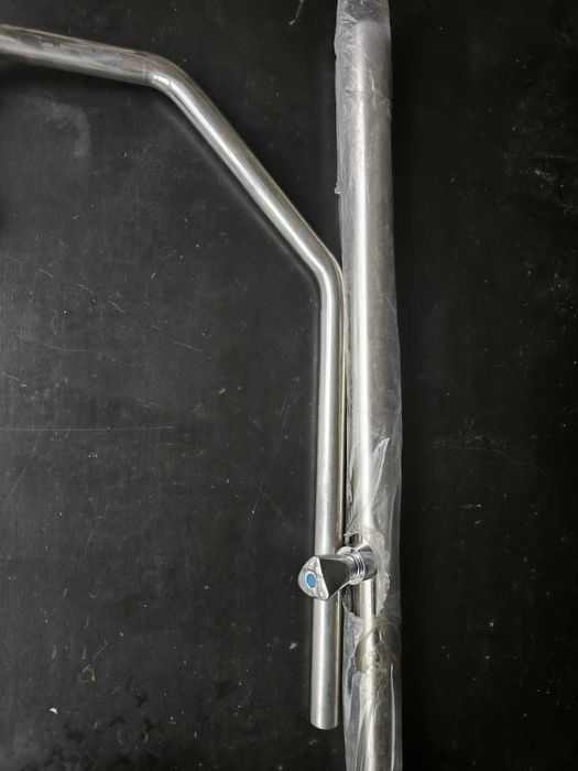 Chuveiros de exterior em inox AISI-304 c/torneira lava-pés