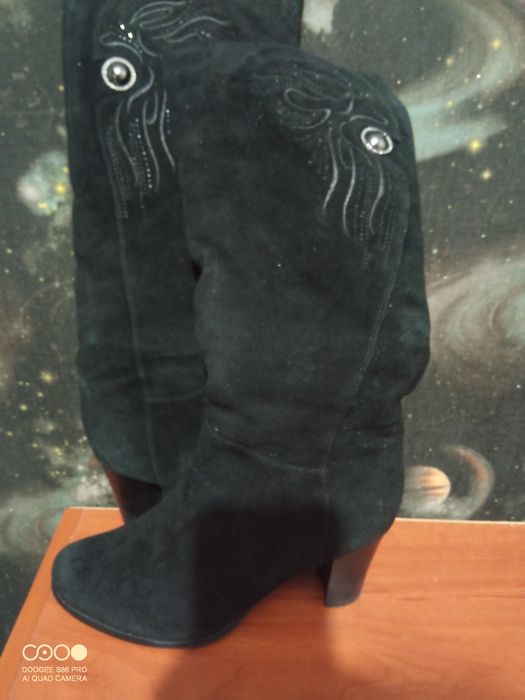 Продам зимові чоботи