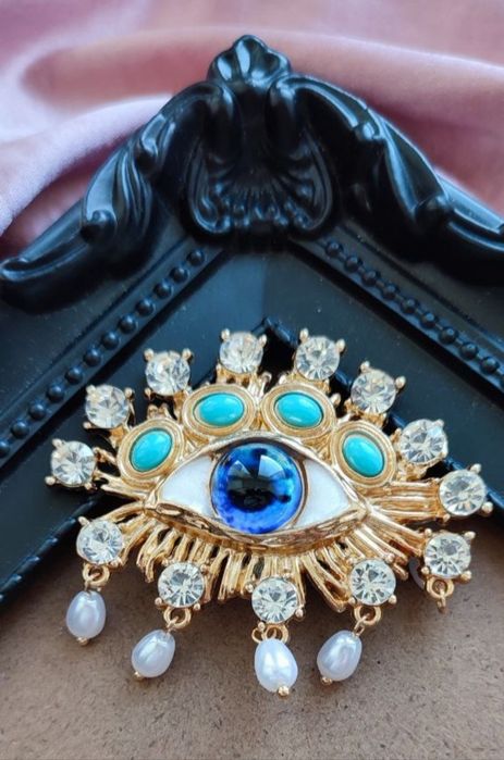 Унікальні брошки око Скіапареллі стиль . різні