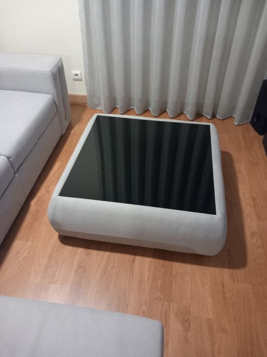 Mesa de sofa en tecido com vidro