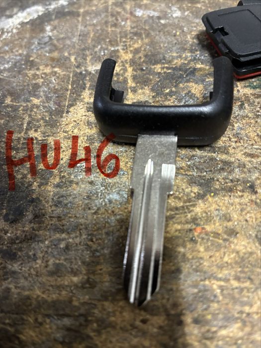Capa Chave OPEL   com 2 botoes ,  HU46. NOVO.