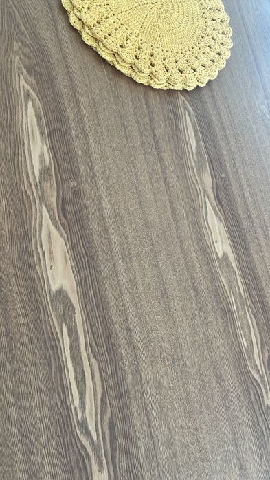 Vendo Mesa de jantar com 6 cadeiras SKLUM