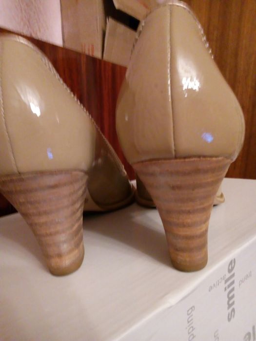 Туфли лаковые Clarks