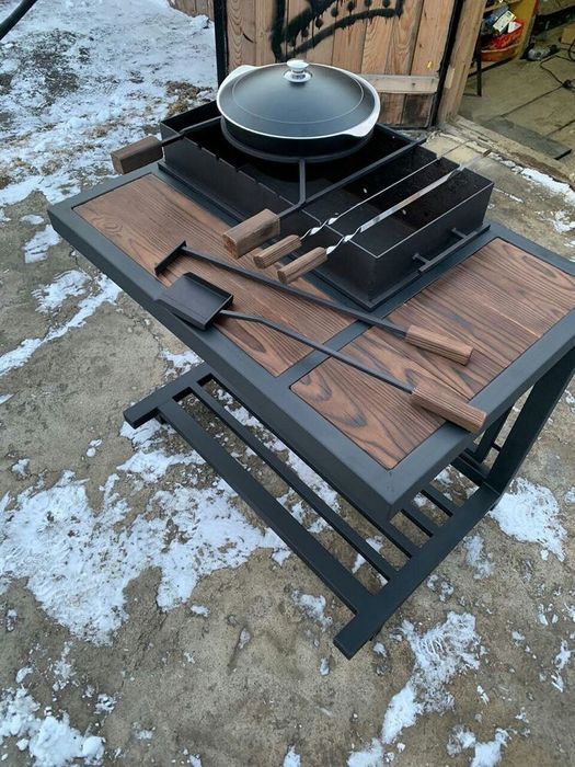 Мангал, барбекю, гриль, жарівня, дрівниця