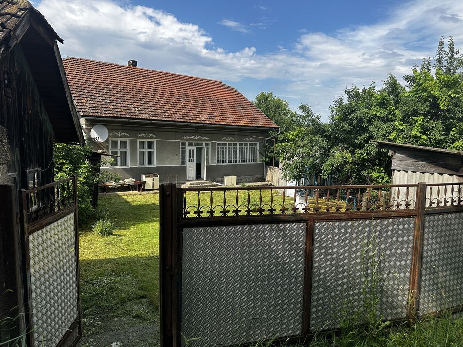 Продам цегляний будинок с. Товтри Чернівецька обл.