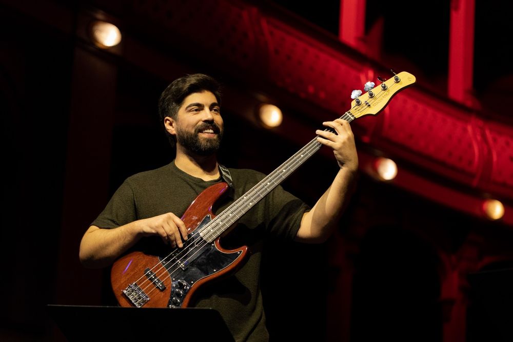 Aulas de Baixo elétrico