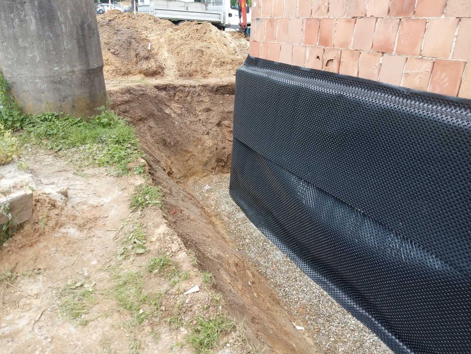 Izolacja fundamentów  |  Osuszanie  |  Odwodnienie  |  Drenaż  | Rynny